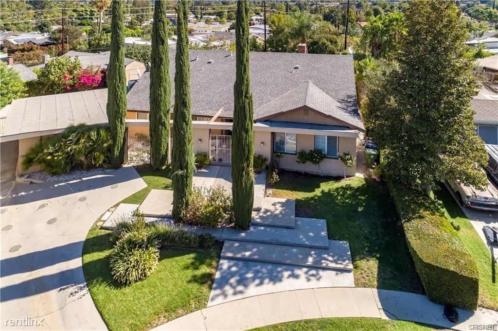 Foto principal - 2 br, 2 bath House - 24003 Bessemer Street