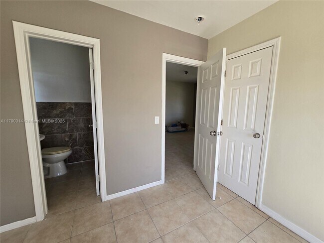 Foto del edificio - 724 SW 7th Terrace
