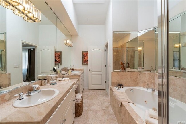 Building Photo - 1206 S Catalina Ave