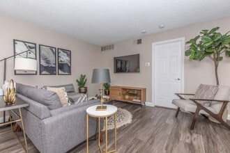 Building Photo - Villas Aliento Apartment Homes