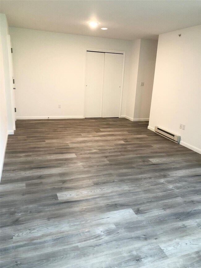 Building Photo - 483 Sierra Vista Ln