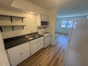 Building Photo - 208 Lindell Dr