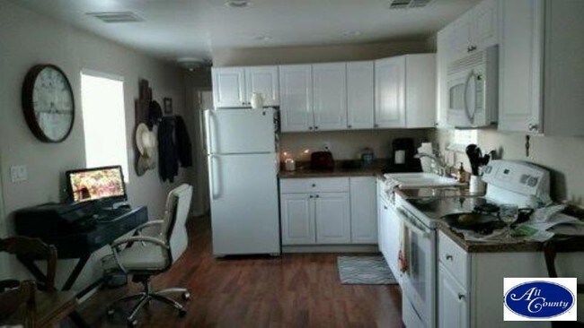 Building Photo - 42830 Kalmia St