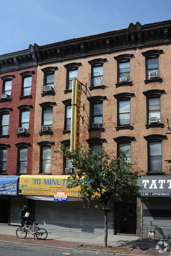 Building Photo - 753 Grand St