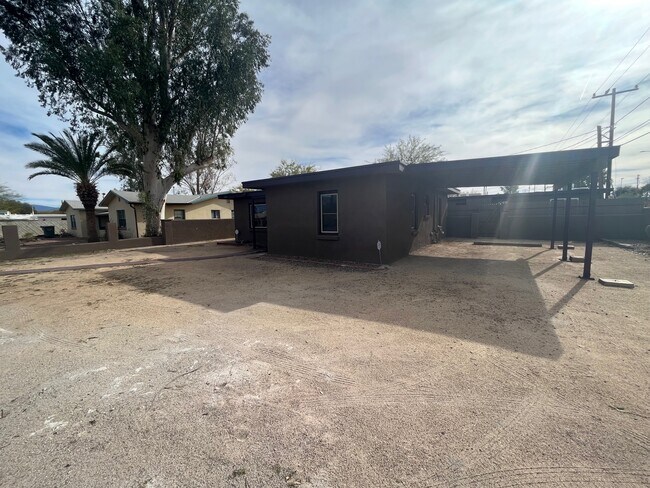 Foto del edificio - 3702 E Seneca St