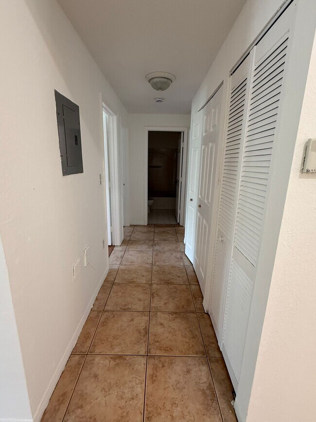 Foto del edificio - 6972 NW 179th St