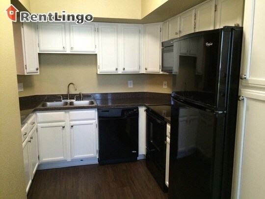 Foto principal - 15000 Philippine St