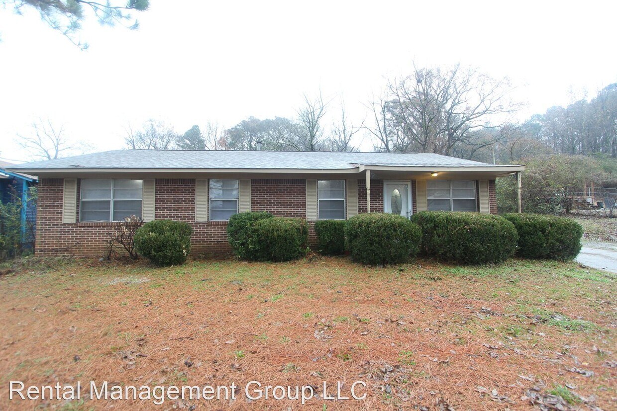 4 br, 2 bath House 3521 4th Street West House Rental in Birmingham