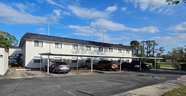 Building Photo - 600 N Grove St