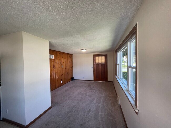 Building Photo - 1402 N 14th St