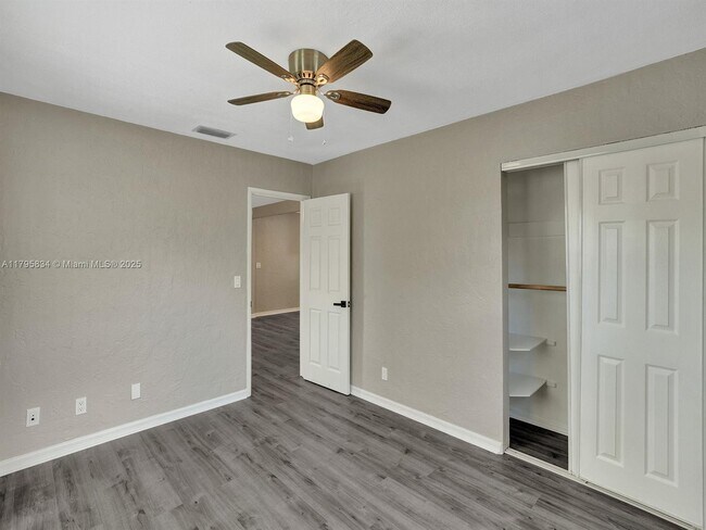 Foto del edificio - 5701 Farragut St