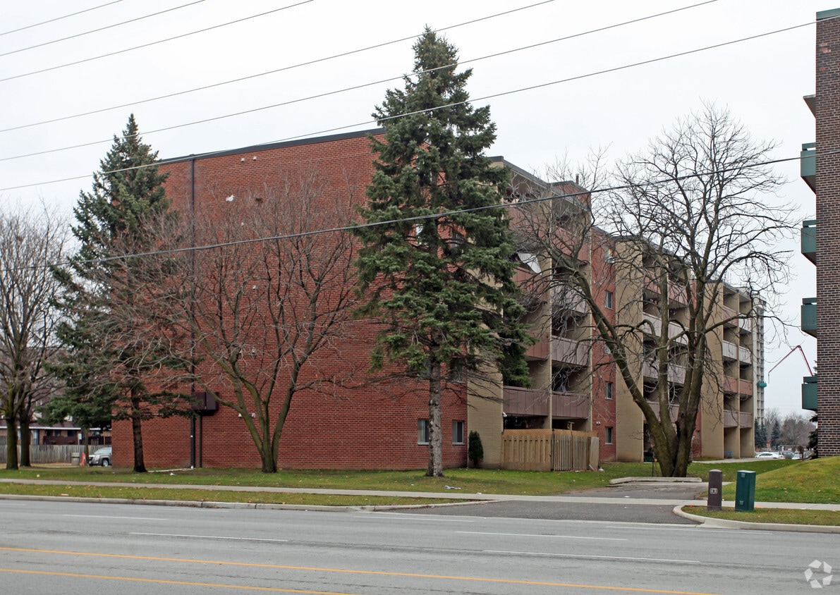 Primary Photo - 1320 Mary St N