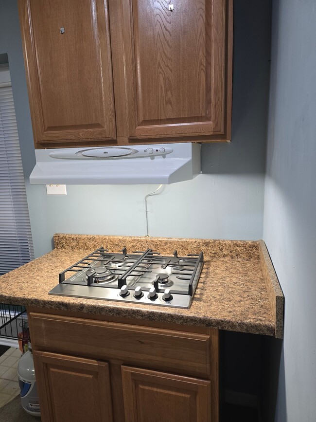 Building Photo - 16088 Olmstead Ln
