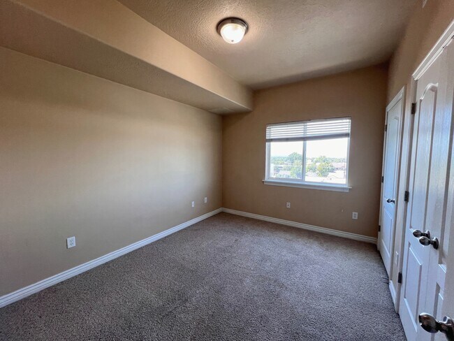 Foto del edificio - Beautiful Condo in Millcreek!