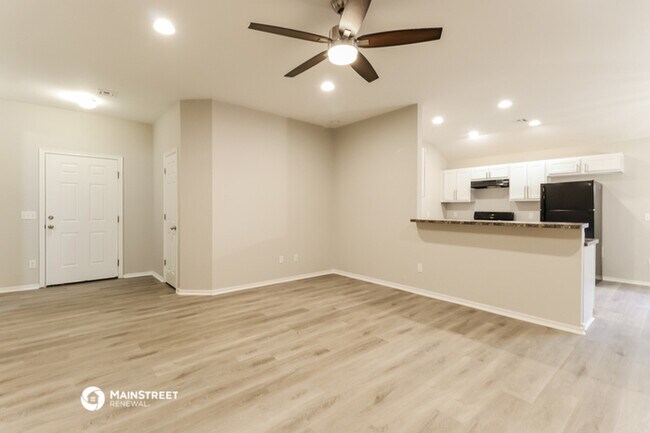 Foto del edificio - 4317 Windgate W Rd