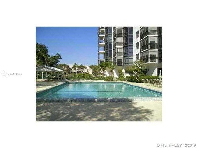 Building Photo - 20100 W Country Club Dr