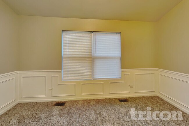Foto del edificio - 8007 Shady Oak Rd