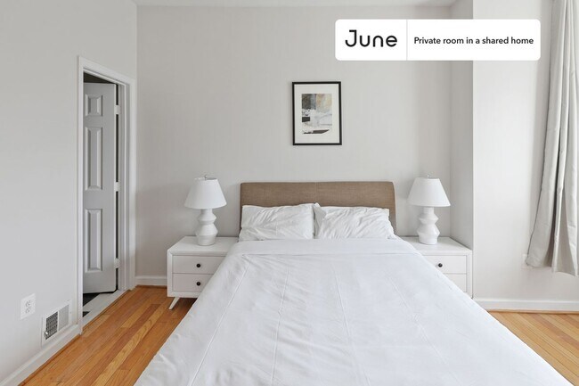 Foto del edificio - Room in Shared 3 bed/2.5 bath home