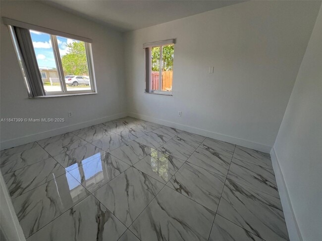 Foto del edificio - 750 E 42nd St