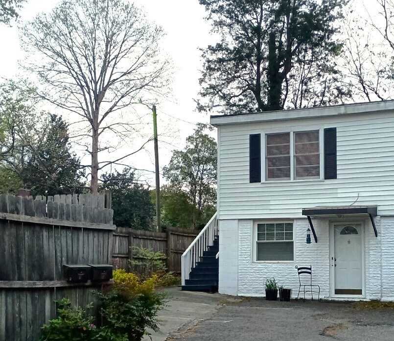 114 Poplar St Unit A, Belmont, NC 28012 Apartments in Belmont, NC