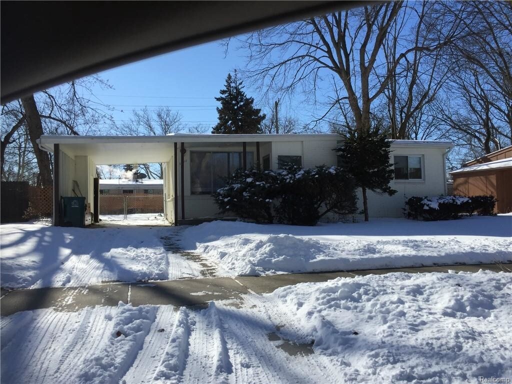 Primary Photo - 15311 Leslie St