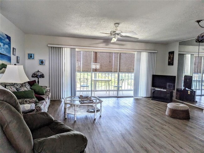 Building Photo - 4040 Ironwood Cir