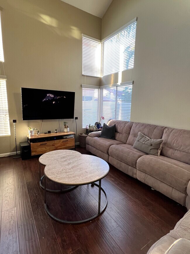 Foto del edificio - 2126 Shoreview Pl