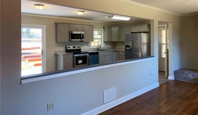 Building Photo - 512 Andrew Pickens Dr