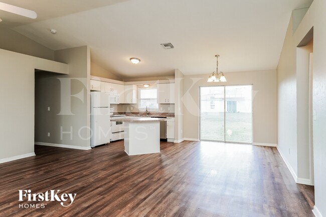 Foto del edificio - 2105 NW 1st Pl