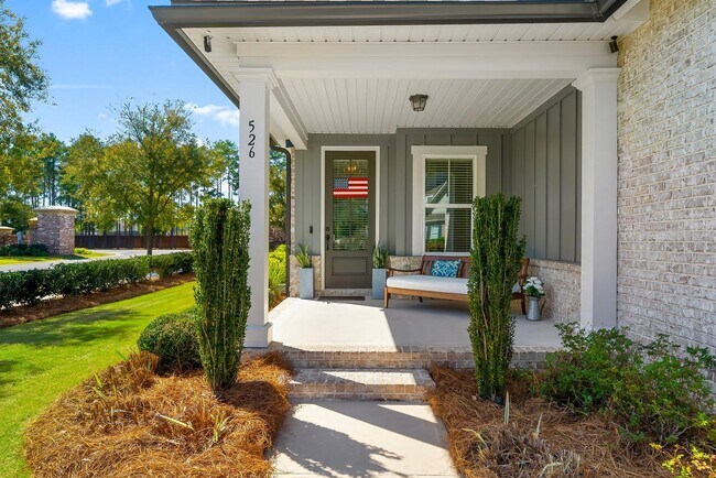 Foto del edificio - 526 Meadow Lake Dr