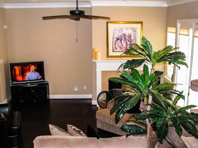 Building Photo - 14562 San Pietro Dr