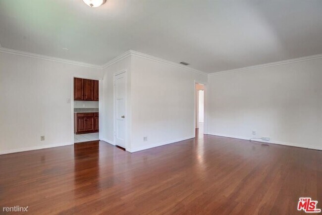 Foto del edificio - 2 br, 1 bath Condo - 3812 Legion Ln