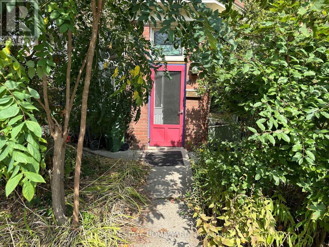 Primary Photo - 393-393 Christie St