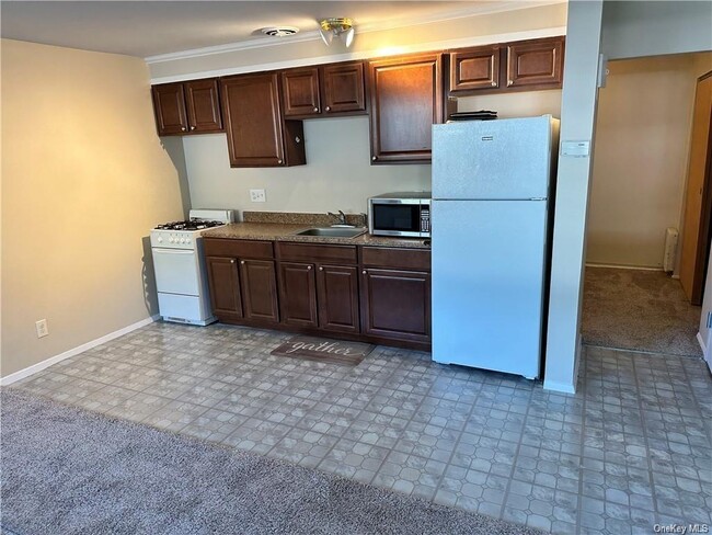 Building Photo - 4 Wyndover Woods Ln
