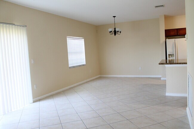 Building Photo - 4102  Emerald Vis   Lake Worth Fl 33461