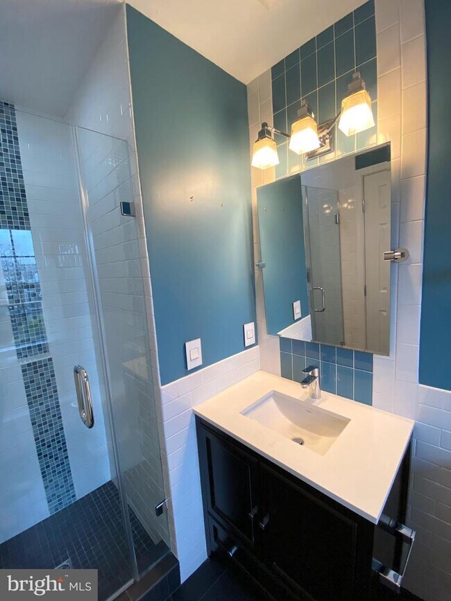 Foto del edificio - 5504 Sacramento Mews Pl
