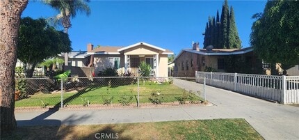 Building Photo - 8424 Beechwood Ave