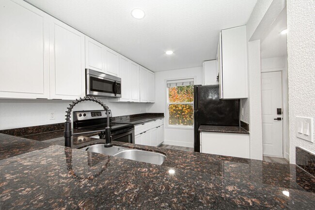 Foto del interior - Everett Cove