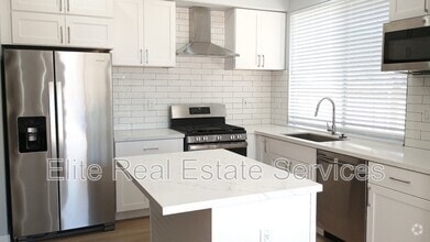 Building Photo - 1138 Calle Dulce