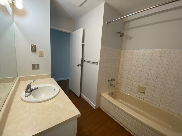 Building Photo - 2526 Rosstown Rd