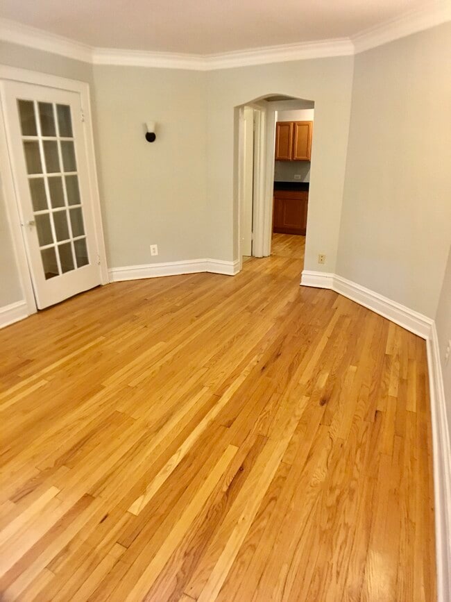 Building Photo - 4514 N Wolcott Ave