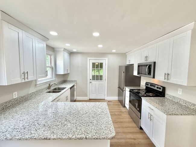 Foto del edificio - Norfolk 2 bedroom, 1 bath home