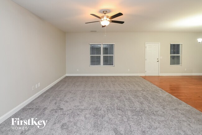 Building Photo - 2525 Woodsorrel Lane
