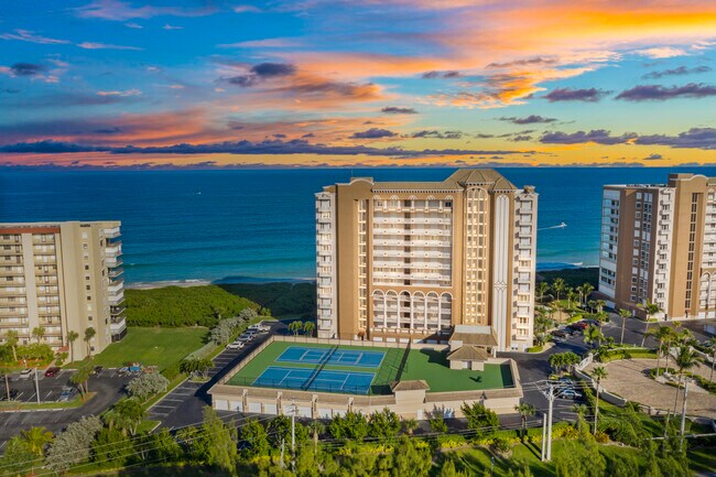 Building Photo - 4180 N Hwy A1A