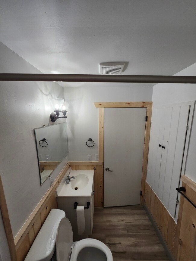 Building Photo - 166 S 1st St