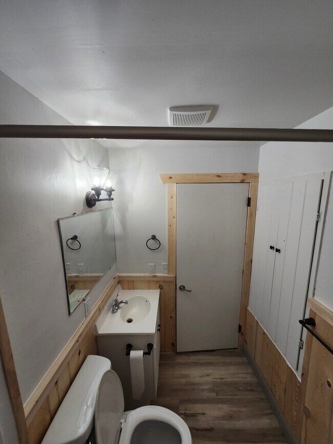 Foto del edificio - 166 S 1st St