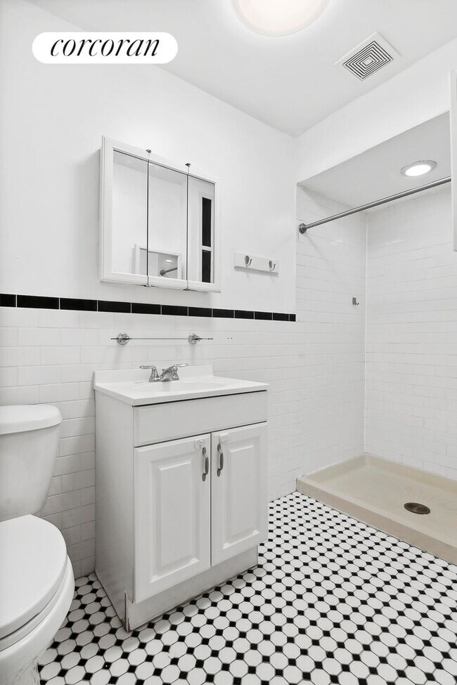 Foto del edificio - 683 Degraw St