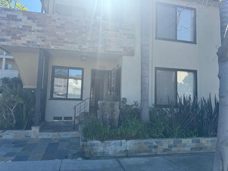 Primary Photo - 7154 Lexington Ave