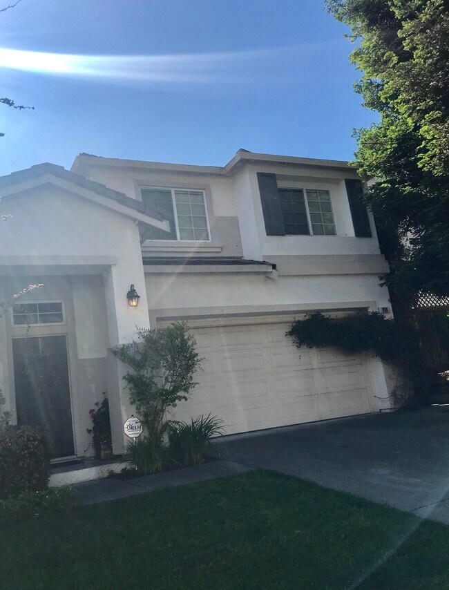 Building Photo - 850 Meadow View Dr