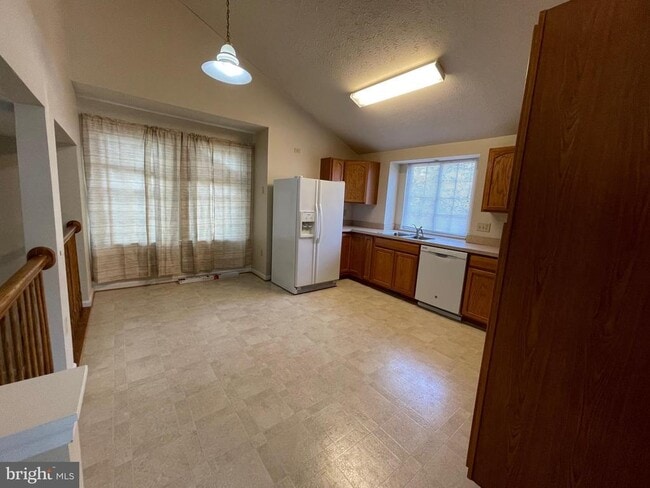 Building Photo - 45586 Curley Ct